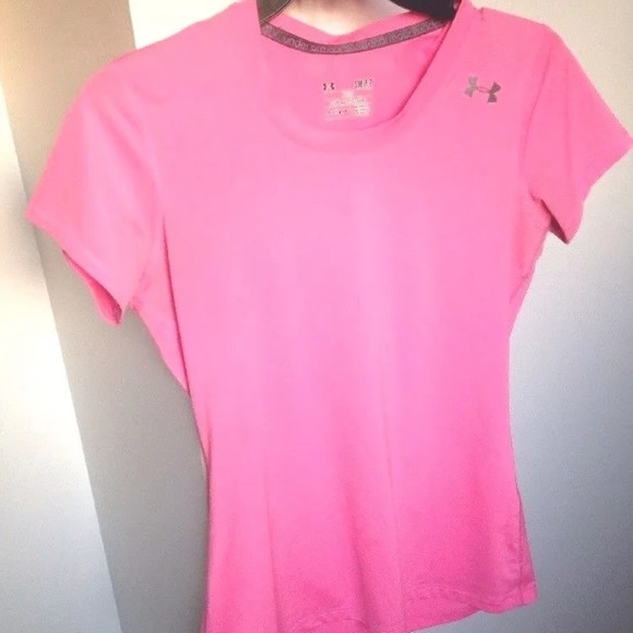 Under Armour Tops - Under Armour Heat Gear Tee Small